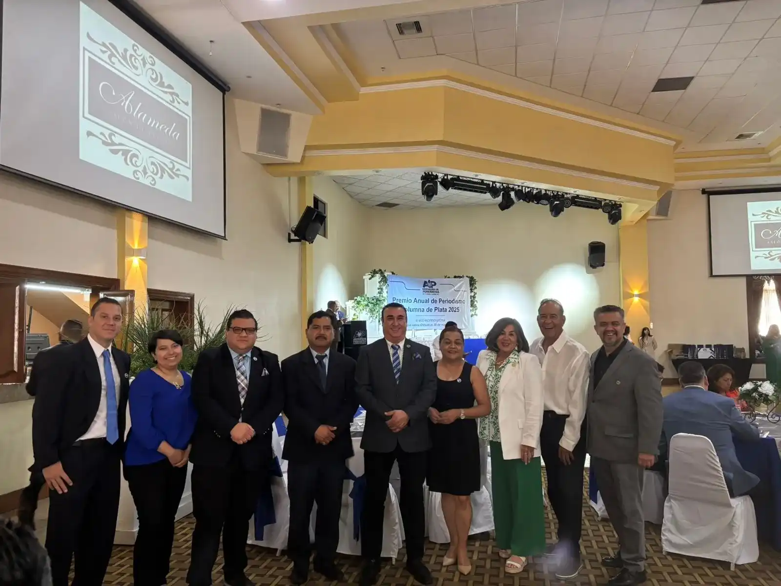 Entregan el premio anual de periodismo Columna de Plata
