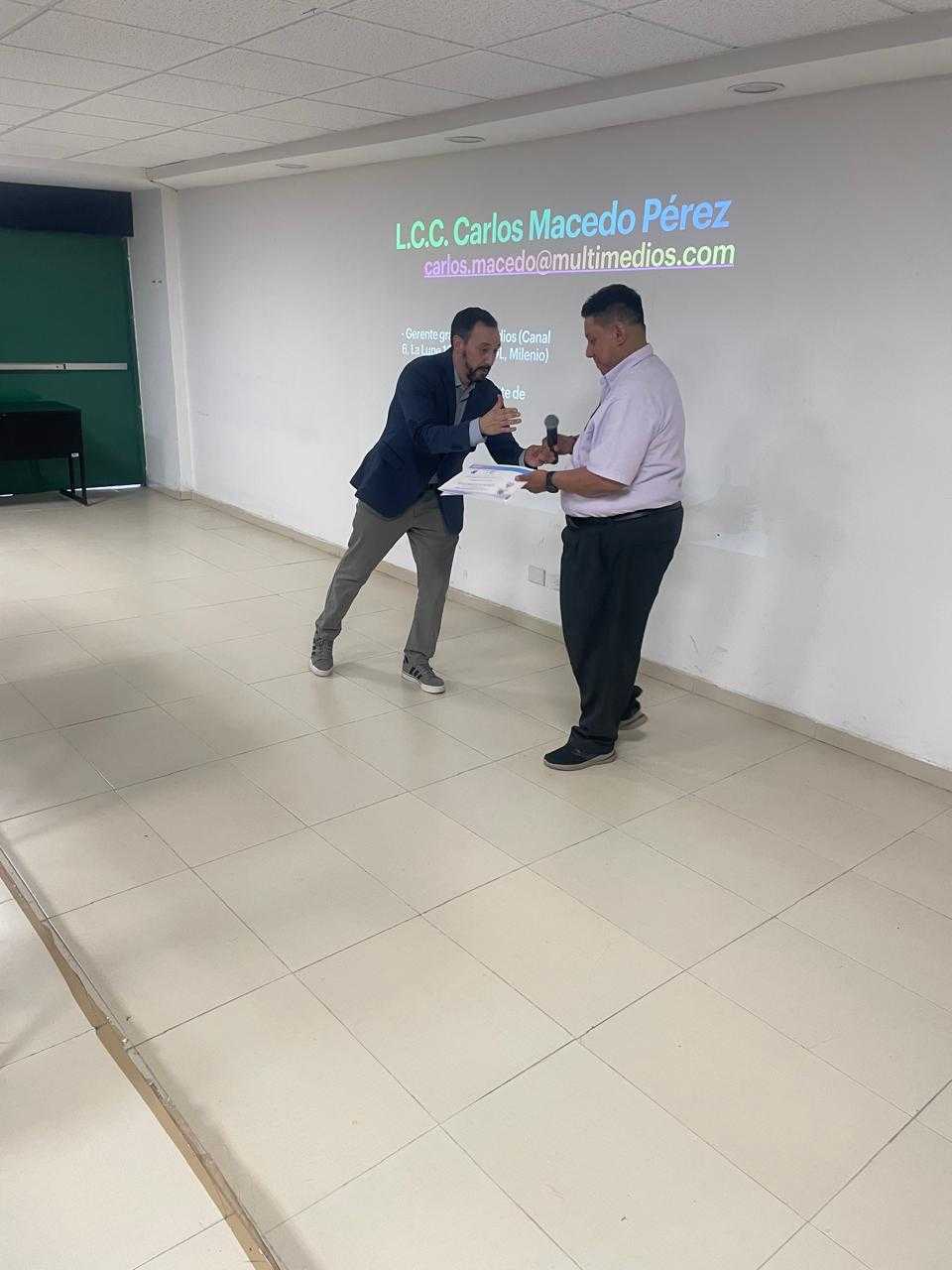 Destacada participación de Carlos Macedo en la XXII Semana Académica de la UACH Destacada participación de Carlos Macedo en la XXII Semana Académica de la UACH