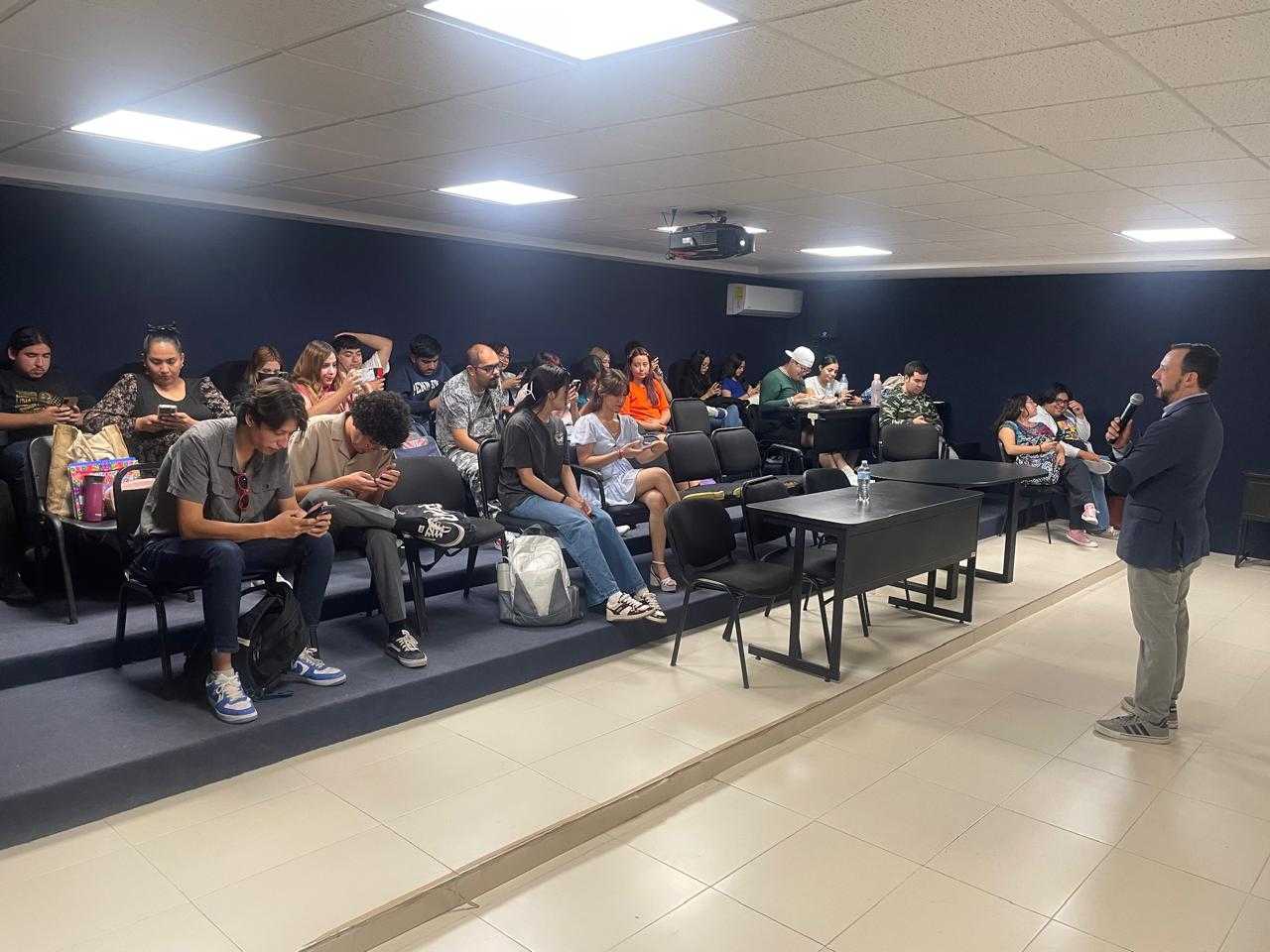 Destacada participación de Carlos Macedo en la XXII Semana Académica de la UACH Destacada participación de Carlos Macedo en la XXII Semana Académica de la UACH