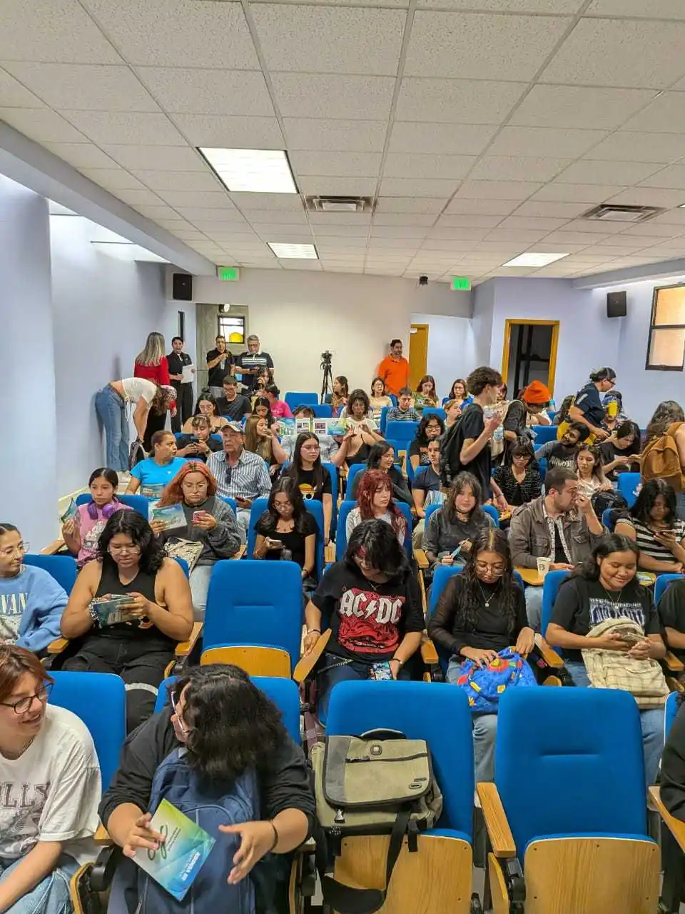 Éxito total en el Simposium Interdisciplinario: La convergencia entre el diseño y la publicidad