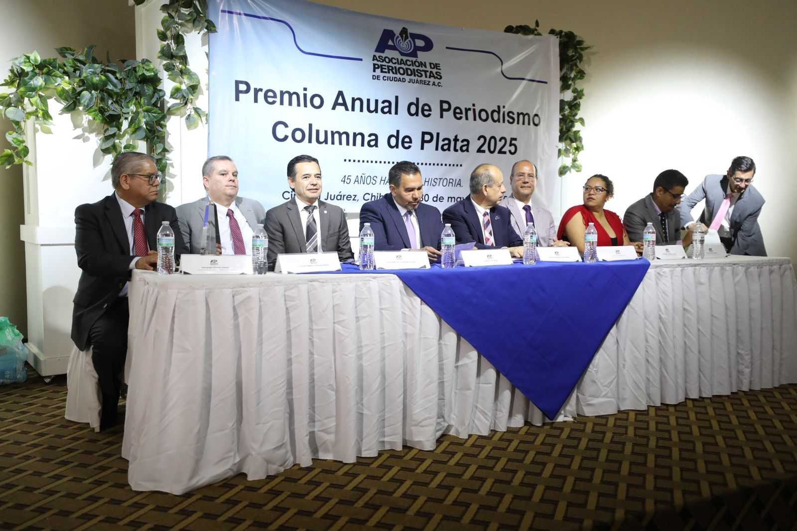 Entregan el premio anual de periodismo Columna de Plata